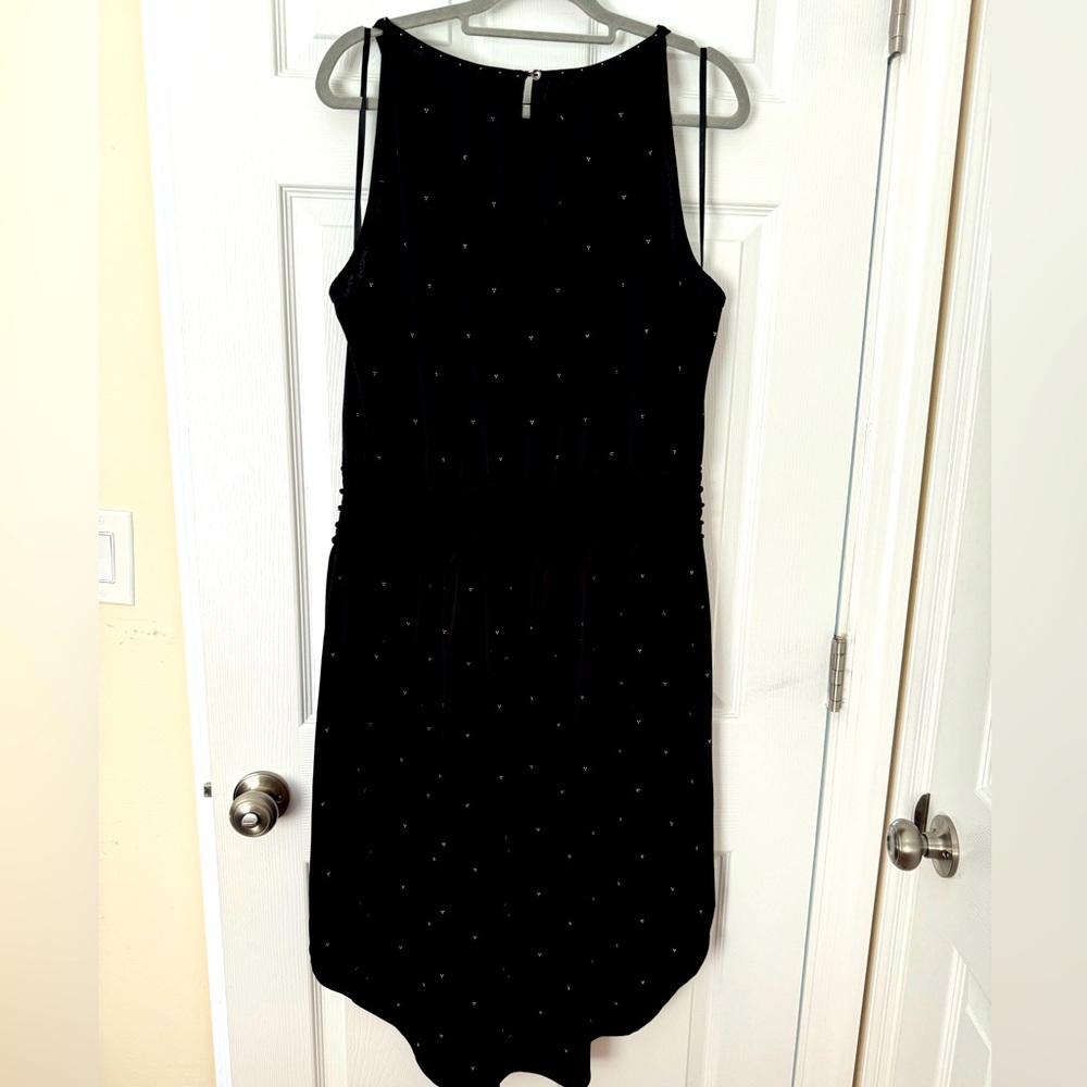 Sleeveless cute black dress